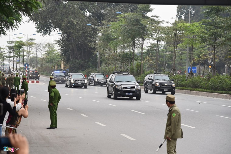 Kết thúc họp báo, Tổng thống Trump lên chuyên cơ về nước ảnh 8