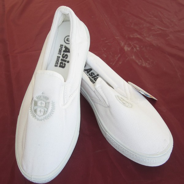 Ông Đặng Lê Nguyên Vũ gây bất ngờ khi mang đôi giày 60 nghìn đồng ảnh 2