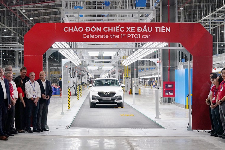 VinFast hoàn thành sản xuất thử nghiệm chiếc xe Lux SUV đầu tiên ảnh 1