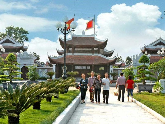 Sau khi qua đời, vua Quang Trung được chôn cất ở đâu?