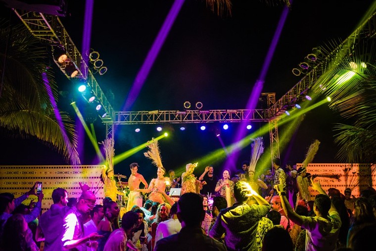 Choáng ngợp với đêm tiệc cưới phong cách thổ dân của tỷ phú Ấn Độ ảnh 9