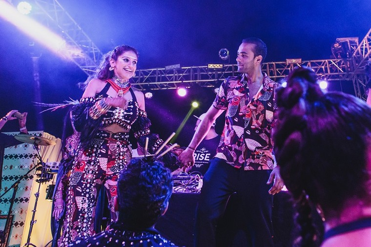 Choáng ngợp với đêm tiệc cưới phong cách thổ dân của tỷ phú Ấn Độ ảnh 10