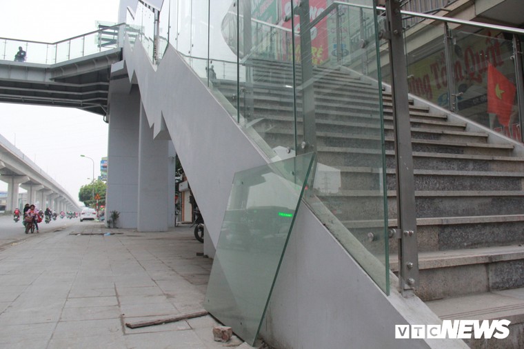 Đường sắt 20.000 tỷ đồng sắp hoạt động vẫn nhếch nhác giữa Thủ đô ảnh 8