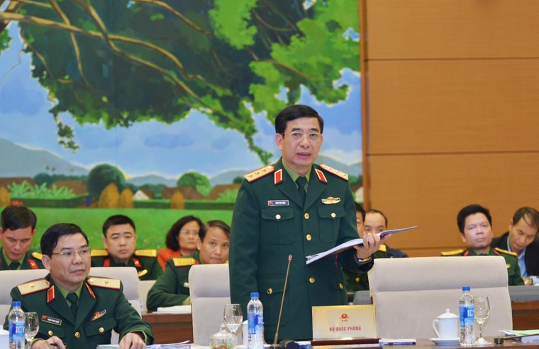 Xem xét tính cân đối và hợp lý giữa chỉ huy quân sự và công an xã ảnh 1