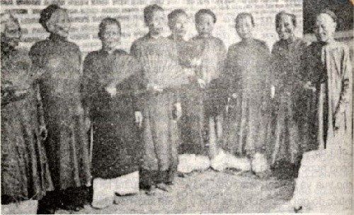 Vua Tự Đức có bao nhiêu người vợ?