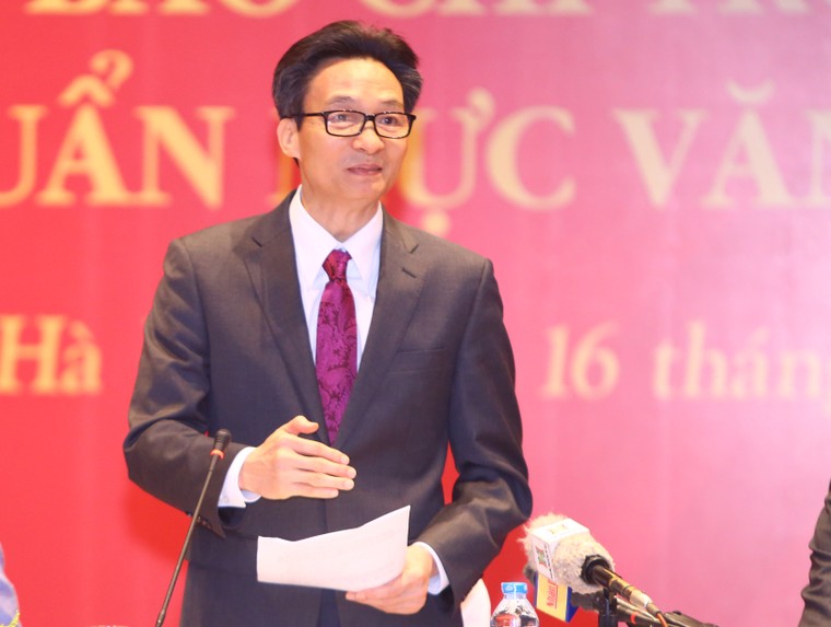 Phó Thủ tướng kêu gọi thay đổi thói quen chen lấn, xả rác bừa bãi ảnh 1