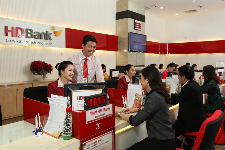 HDBank dành 5.000 tỷ đồng tài trợ chuỗi kinh doanh xăng dầu của Petrolimex và PVOIL ảnh 1
