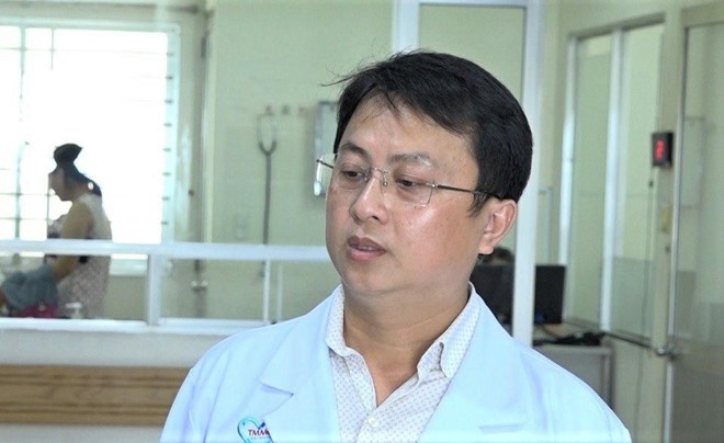 Hàng chục học sinh nhập viện sau khi ăn bò lagu, bánh mì ảnh 1