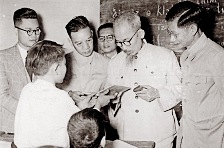 Ai là người hướng dẫn ông Đồng Sỹ Nguyên trong những ngày đầu tham gia cách mạng?