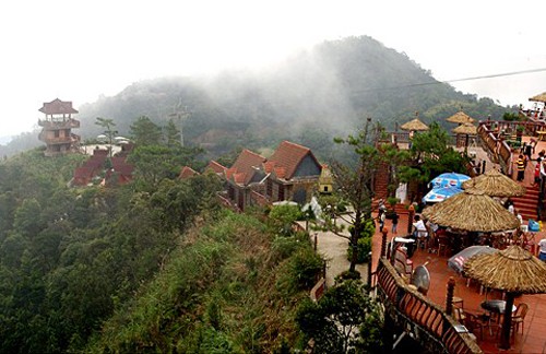 Từ hoang phế đến ‘tiên cảnh’- Bà Nà đổi ngôi ngoạn mục sau một thập kỷ ảnh 1