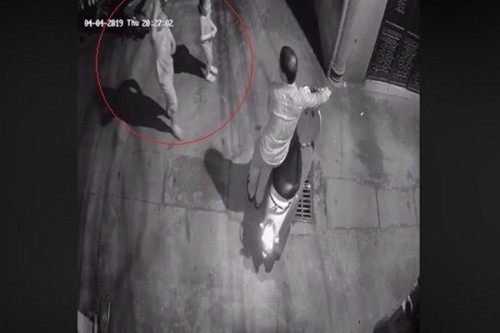 Khởi tố đối tượng dâm ô bé gái trong ngõ vắng ở Hà Nội ảnh 1