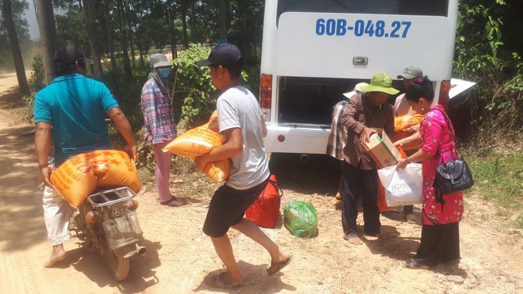 Chuyến đi của những tấm lòng nhân ái ảnh 5