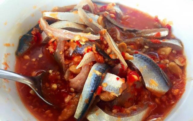 Loại cá dùng để chế biến món gỏi cá Nam Ô tên là gì?