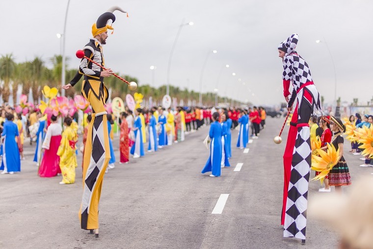 Tưng bừng Carnaval Hạ Long 2019 ảnh 2