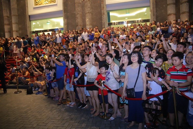 Carnaval Hạ Long 2019: Đêm nghệ thuật rực rỡ sắc màu bên bờ di sản ảnh 15