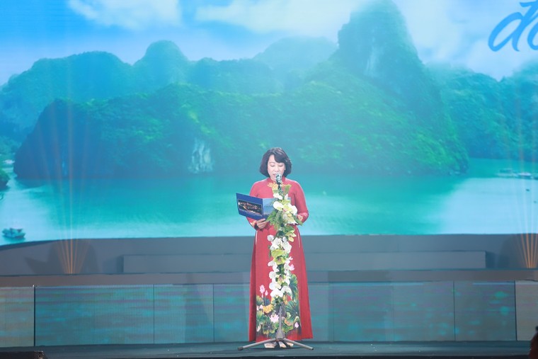 Carnaval Hạ Long 2019: Đêm nghệ thuật rực rỡ sắc màu bên bờ di sản ảnh 1