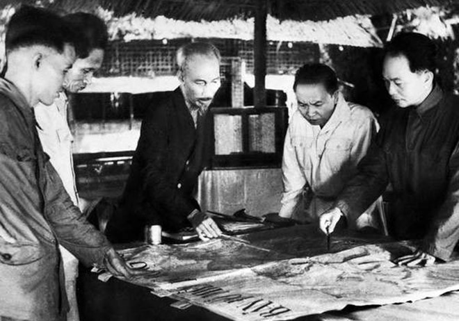 Đâu là phương châm của Trung ương Đảng sau khi chọn chiến dịch Điên Biên Phủ là trận quyết chiến chiến lược?