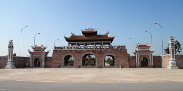 Trong suốt thời gian ở ngôi, vua Trần Anh Tông lấy niên hiệu là gì?