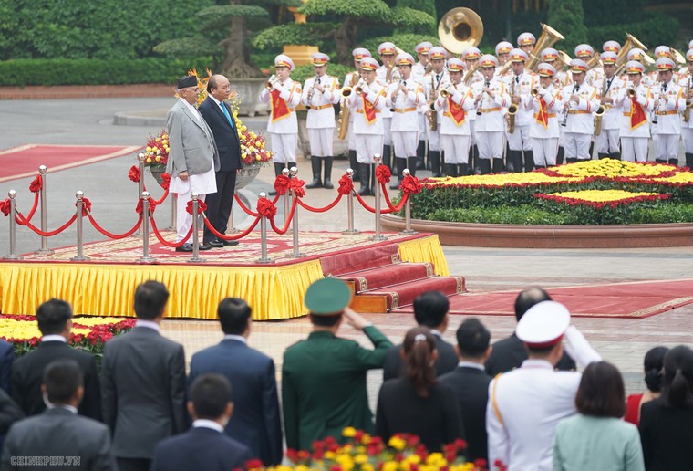 Thủ tướng Nguyễn Xuân Phúc đón, hội đàm với Thủ tướng Nepal ảnh 1