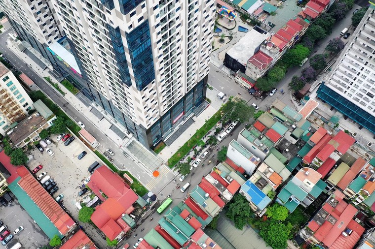 20 tòa chung cư chen chúc trên tuyến đường 720 m tại Hà Nội ảnh 7