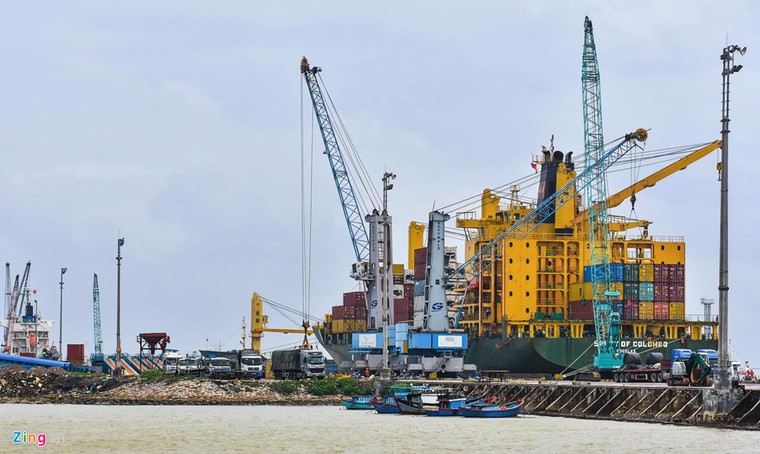 Cận cảnh cảng Quy Nhơn bị bán cổ phần với giá 'rẻ như cho' ảnh 14