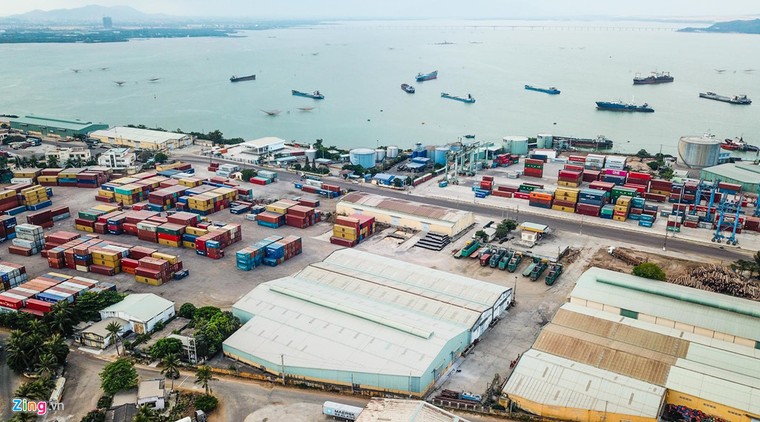 Cận cảnh cảng Quy Nhơn bị bán cổ phần với giá 'rẻ như cho' ảnh 2