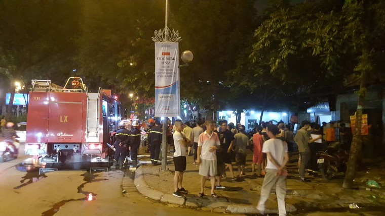 Hà Nội: Cháy quán bia hơi Hải Xồm, thực khách bỏ chạy tán loạn ảnh 1