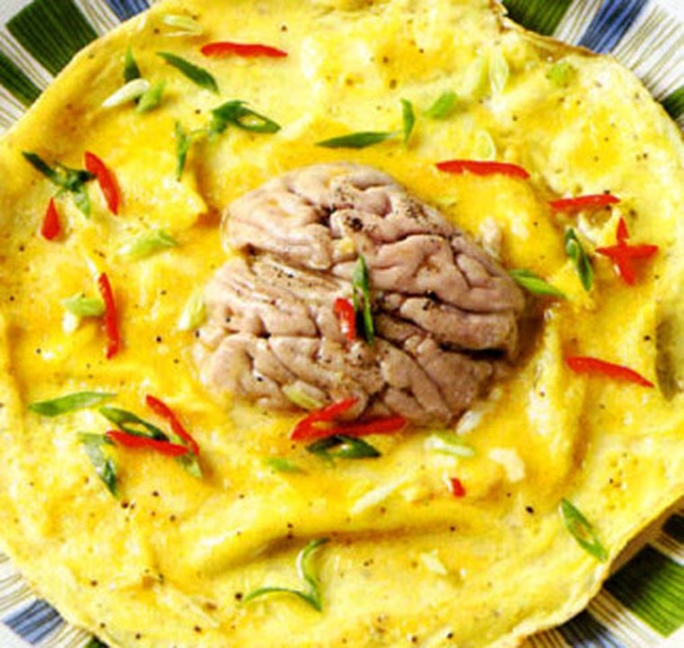 Dùng trứng chung với óc lợn sẽ...?