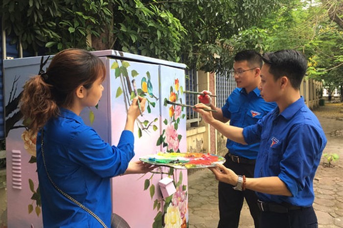 Những bốt điện nở hoa ảnh 1