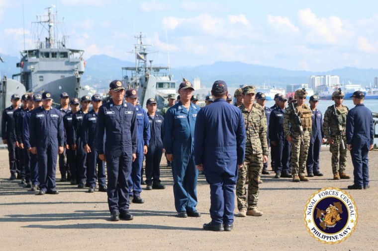 Động thái mới nhất của Philippines sau vụ tàu bị đâm chìm ảnh 1