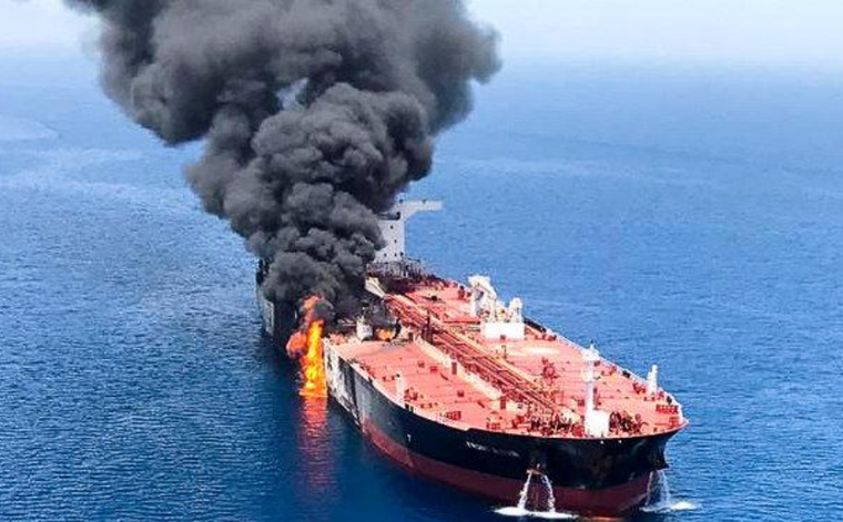 Mỹ cùng đồng minh tố Iran tấn công 2 tàu dầu ở Vịnh Oman, Tehran lên tiếng ảnh 1