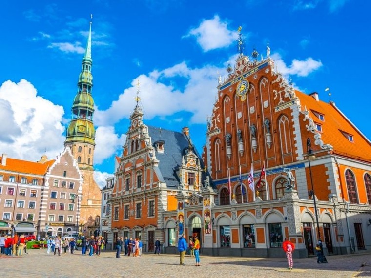 Trung tâm phố cổ Riga được UNESCO công nhận là di sản văn hóa thế giới vào năm nào?