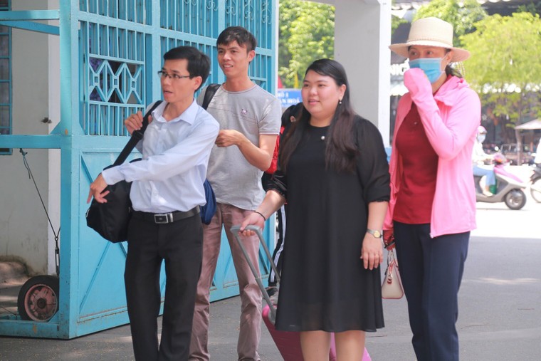 Hàng nghìn giảng viên lỉnh kỉnh lên đường coi thi THPT quốc gia 2019 ảnh 3