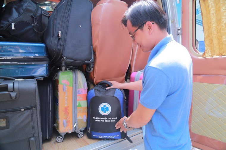 Hàng nghìn giảng viên lỉnh kỉnh lên đường coi thi THPT quốc gia 2019 ảnh 6