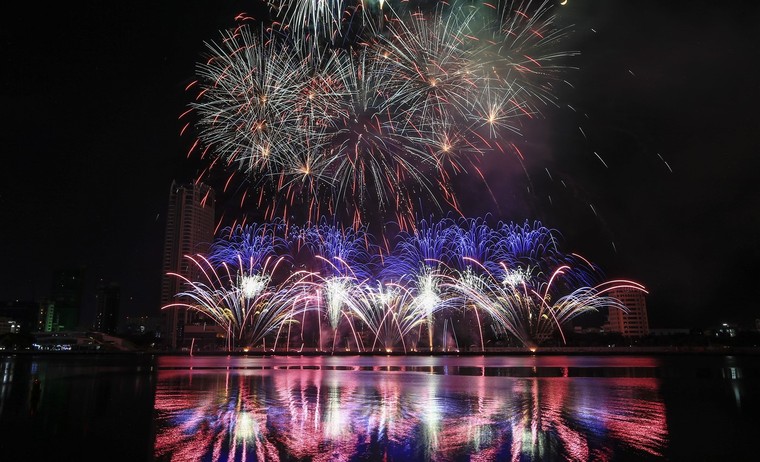 Lễ hội pháo hoa quốc tế Đà Nẵng – bức tranh mỗi năm lại đẹp hơn ảnh 1