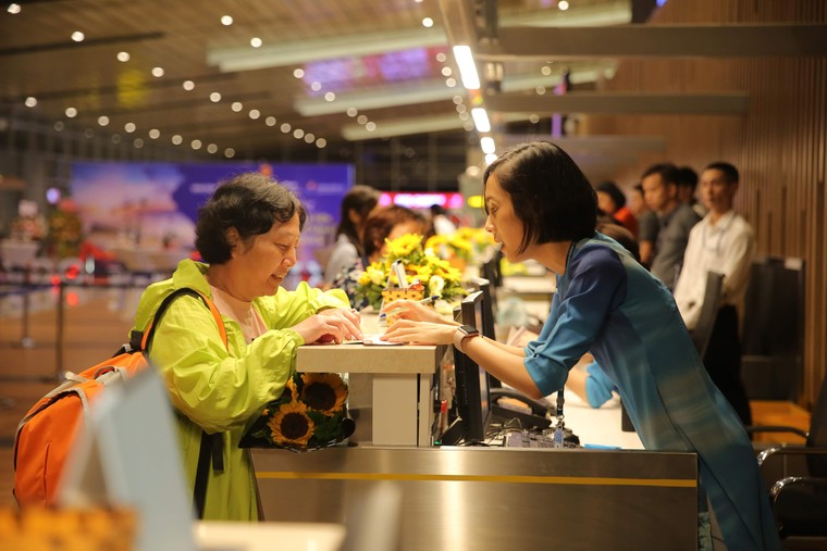 Du lịch Quảng Ninh sẽ khai thác tối đa lợi thế giao thông qua sân bay Vân Đồn ảnh 3