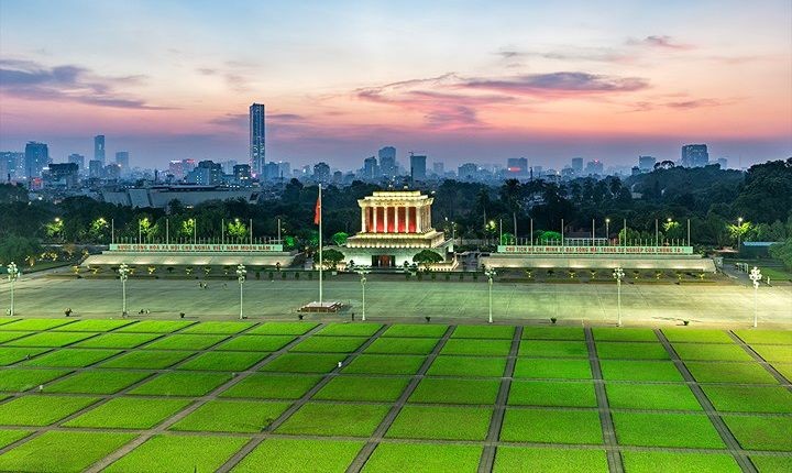 Quảng trường Ba Đình được xem là quảng trường...