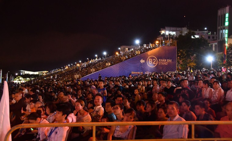 Thỏa sức trải nghiệm 4G Viettel tại lễ hội pháo hoa Đà Nẵng ảnh 1