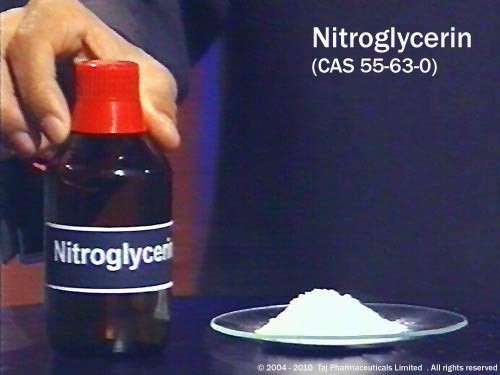 Khi nào thì Alfred Nobel tập trung phát triển chất nổ nitroglycerine?