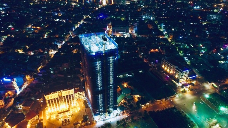 Chiêm ngưỡng biểu tượng mới tại Quy Nhơn - 'Công trình không ngủ' ảnh 4