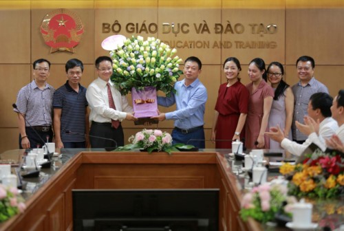 Bộ Giáo dục và Đào tạo bổ nhiệm Phó Chánh văn phòng mới ảnh 3