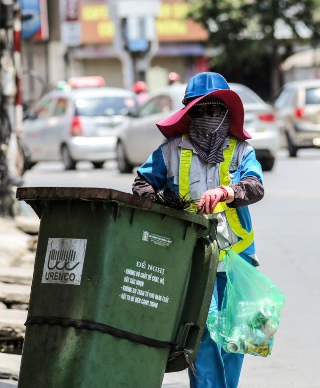 Nắng nóng tiềm ẩn nhiều nguy cơ gây hại cho sức khỏe ảnh 3