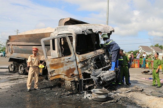 Toàn cảnh vụ xe bồn bốc cháy khiến 2 người chết ở Bà Rịa - Vũng Tàu ảnh 4