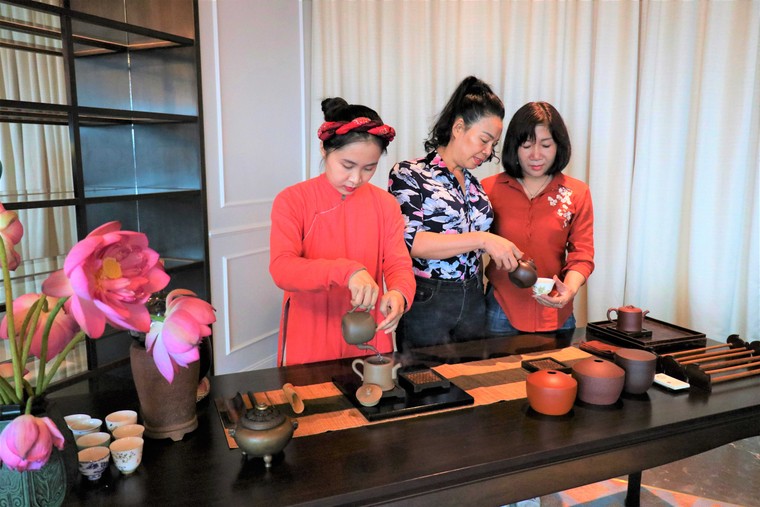 Thú vui ‘sang chảnh’ mới ở Hạ Long: Thưởng trà từ độ cao 100m ảnh 5