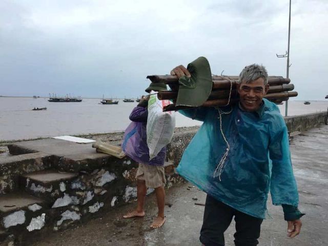 Bố trí tàu, ôtô và huy động hàng trăm chiến sĩ sẵn sàng ứng phó bão số 3 ảnh 4