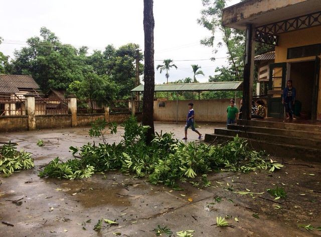 Bố trí tàu, ôtô và huy động hàng trăm chiến sĩ sẵn sàng ứng phó bão số 3 ảnh 7