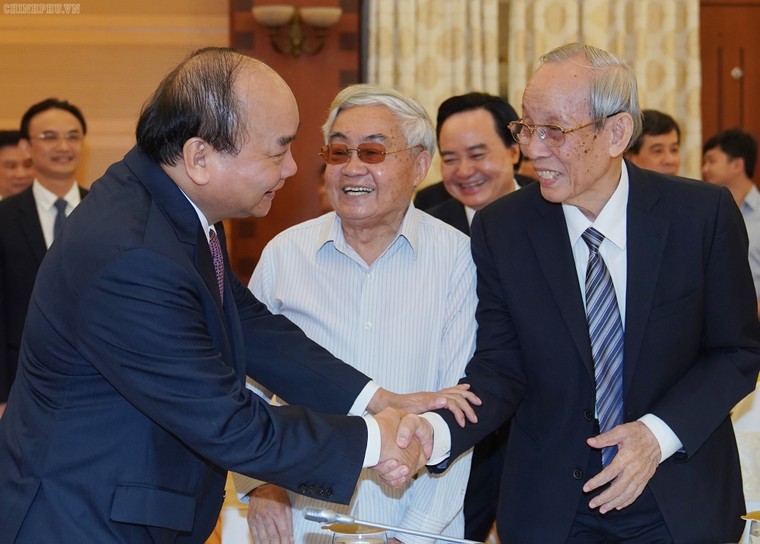 Thủ tướng: Phải chuyển biến căn bản về dạy làm người ảnh 1