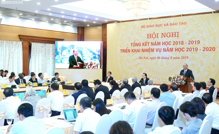 Thủ tướng: Phải chuyển biến căn bản về dạy làm người ảnh 2