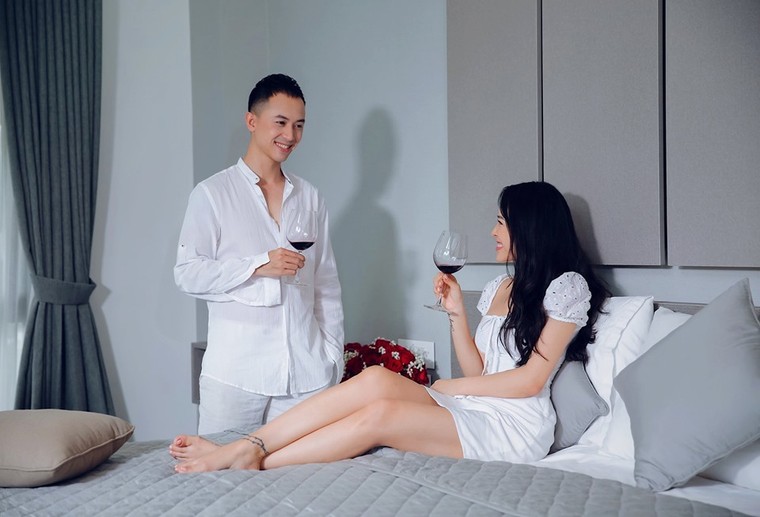 Dũng 'Về nhà đi con' lần đầu công khai tình tứ với bạn gái nóng bỏng sau ba năm ly hôn ảnh 3