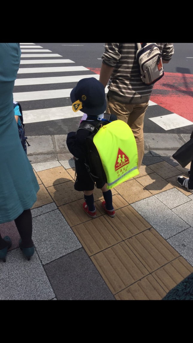 Khi niềm tin đặt trên vai cộng đồng ảnh 3